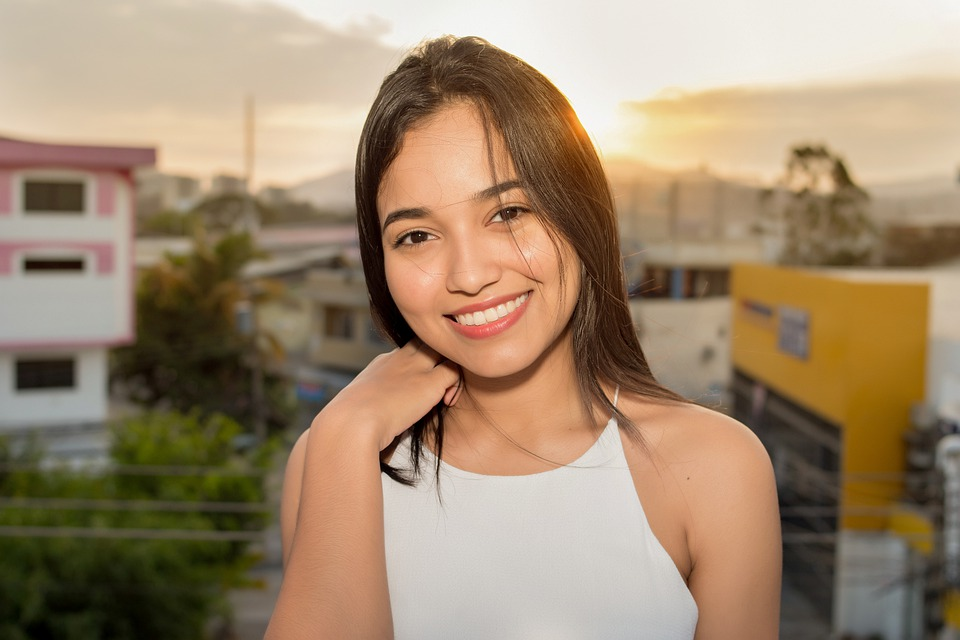 https://pixabay.com/photos/latina-woman-smile-happy-girl-5377444/
